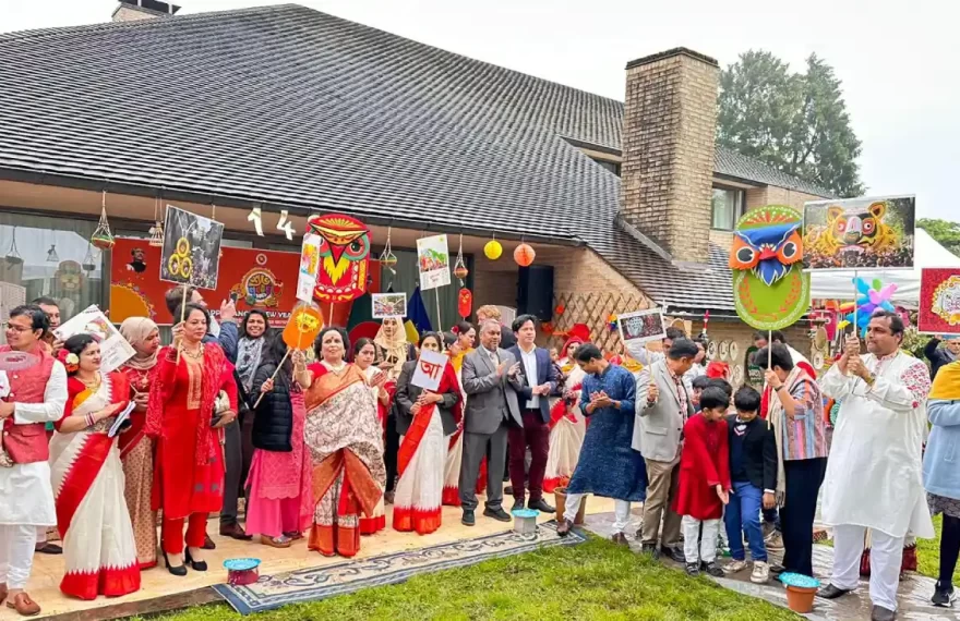 Bengalis out side India